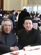 张和与中国著名画家霍春阳在一起
